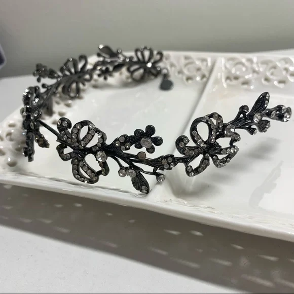 Vera Wang White - Garland Headband in Antique Crystal - Picture 7 of 11